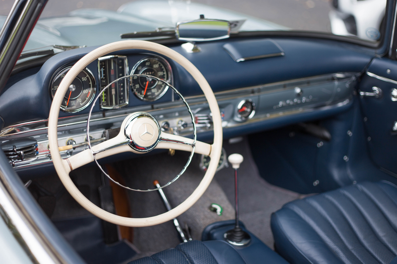 Illustration for article titled The Mercedes-AMG GT C Roadster And Mercedes-Benz 300SL Roadster Both Hail From A Golden Age
